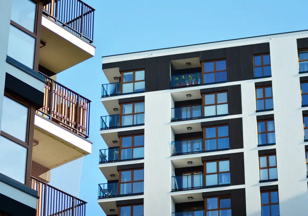 Loggia a balkon - Kluczowe różnice i co wybrać dla siebie?