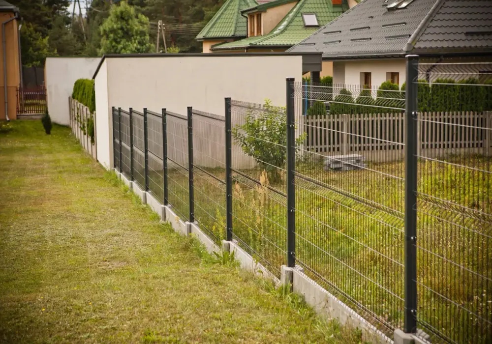 Ogrodzenie bez podmurówki - 6 alternatyw. Co wybrać?