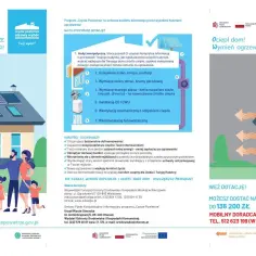 Rodzina cieszy się z ocieplonego domu i paneli słonecznych. Program "Czyste Powietrze" oferuje dofinansowanie na wymianę ogrzewania.