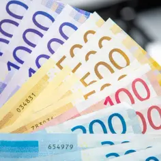 Ile zarabia geodeta w Norwegii? Zaskakujące różnice w wynagrodzeniach