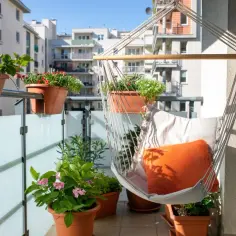 Jak zagospodarować długi wąski balkon i stworzyć przytulną przestrzeń