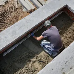 Ile wiąże beton B25? Poznaj kluczowe czynniki i czas utwardzania