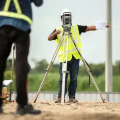 Co robi geodeta na budowie? Kluczowe zadania, które musisz znać