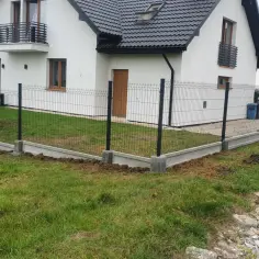 Jak zrobić ogrodzenie dla psa, aby zapewnić mu bezpieczeństwo i komfort