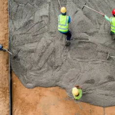 Jak przyspieszyć schnięcie betonu: skuteczne metody na szybkie rezultaty