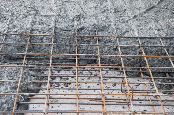 Beton C16/20, C25/30 - Jaki wybrać do fundamentu i stropu?